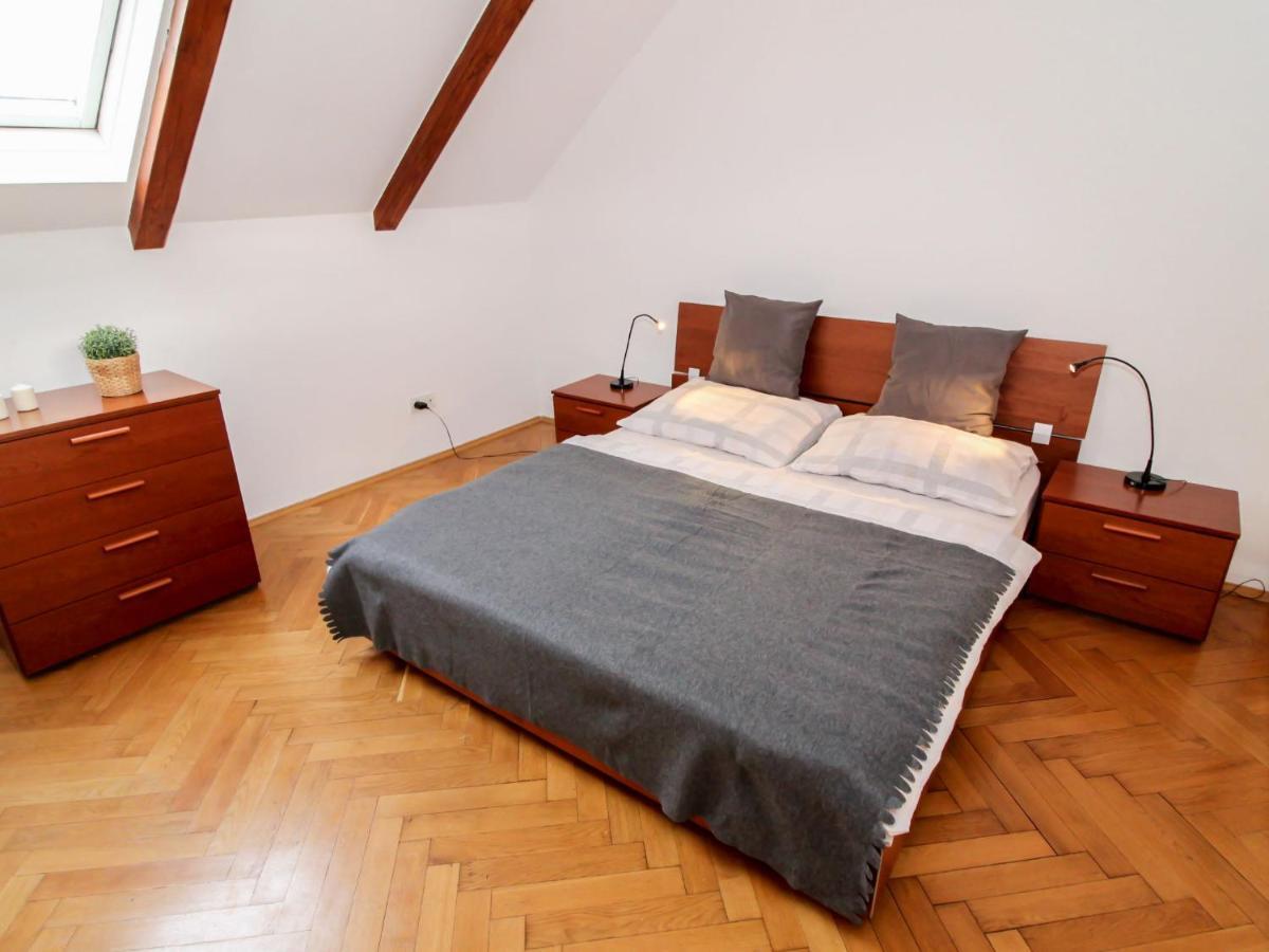 Apartment O21 By Interhome Prague Extérieur photo